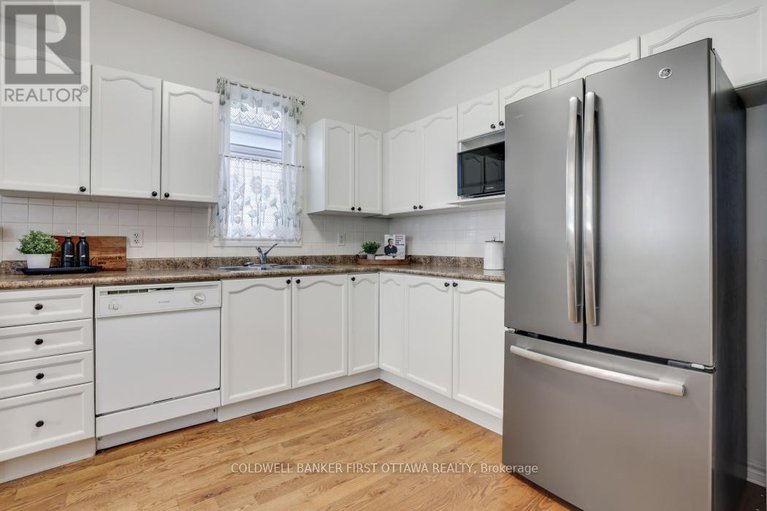 28505247/69-friendly-crescent/stittsville-south/ottawa/ontario/K2S2B6_10
