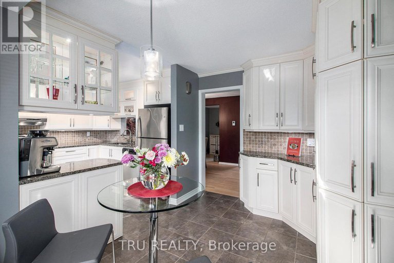 28954412/1132-chimney-hill-way/beacon-hill-south/ottawa/ontario/K1J8Z6_12