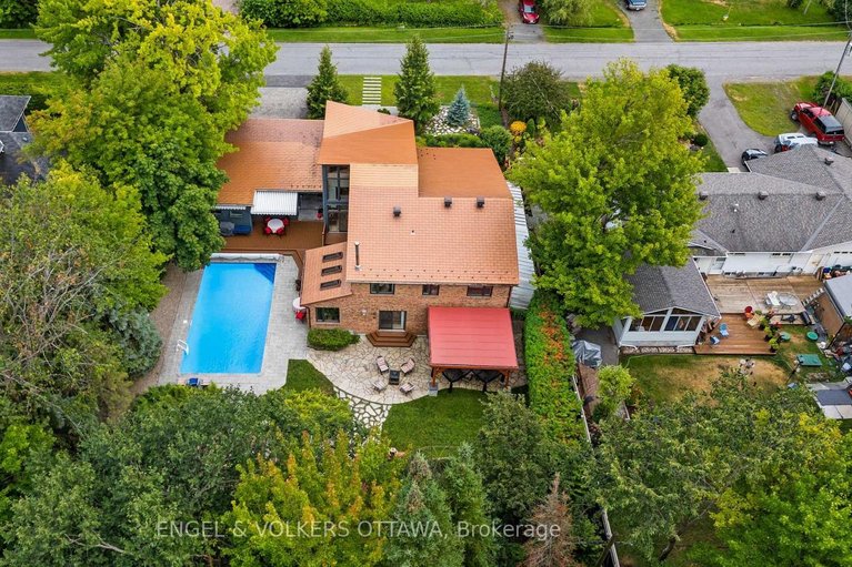 29614401/37-revol-road/merivale-gardens/ottawa/ontario/K2G0B8_43