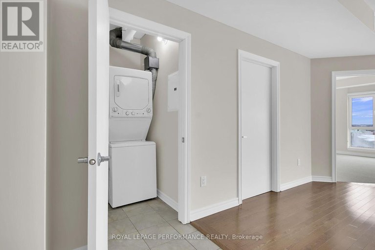 27930686/1807-70-landry-street/vanier/ottawa/ontario/K1L0A8_31