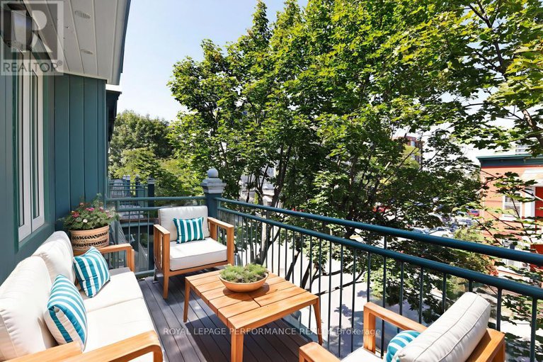 28821166/304-100-bruyere-street/lower-townbyward-market/ottawa/ontario/K1N5C6_30