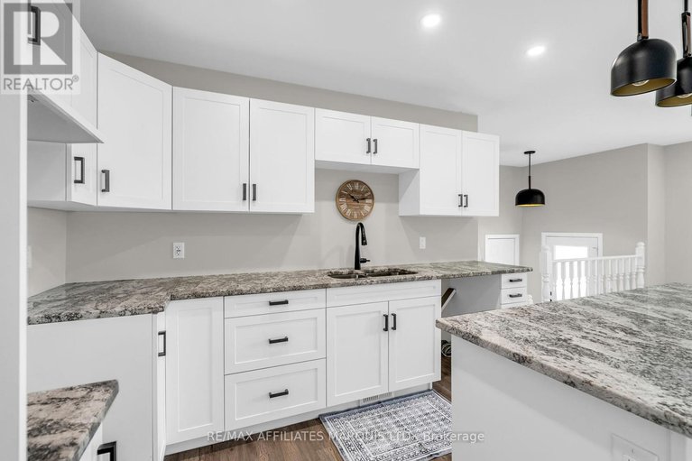 28328340/18222-patrick-street/south-glengarry-charlottenburgh-twp/south-glengarry/ontario/K0C2J0_19