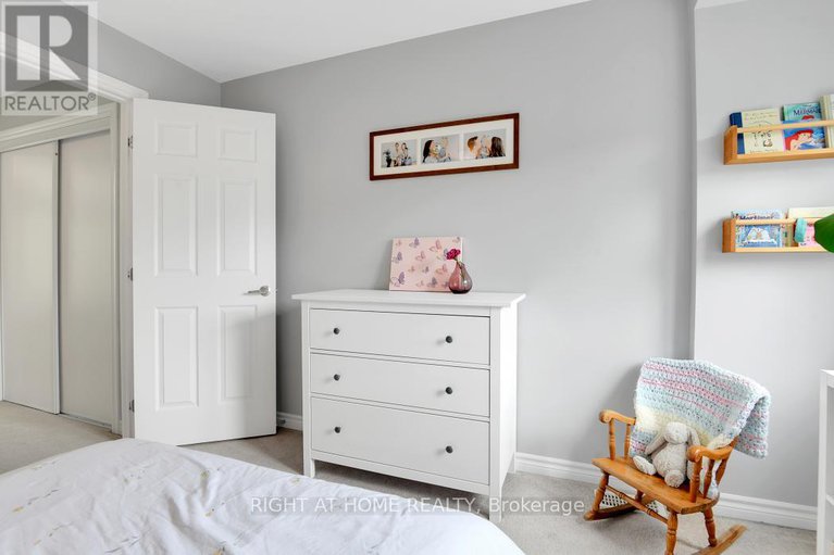 28517168/414-vendevale-avenue/stittsville-north/ottawa/ontario/K2S0M6_22