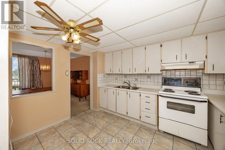 28616169/1465-baseline-road/copeland-park/ottawa/ontario/K2C3L9_19