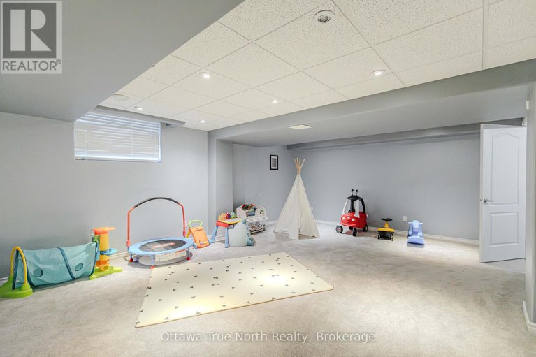 29043619/507-kochar-drive/mooneys-bay/ottawa/ontario/K2C4G9_31