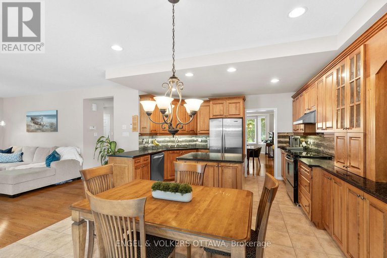 28459479/705-larcastle-circle/avalon-east/ottawa/ontario/K4A4Z2_22
