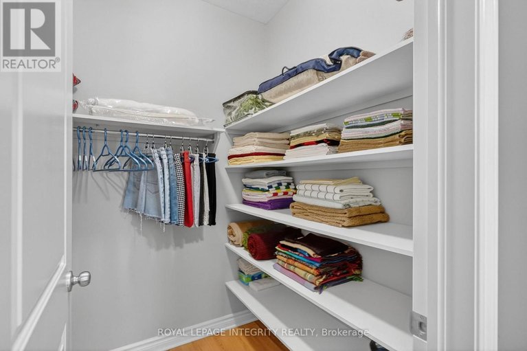 29648625/724-parade-drive/stittsville-south/ottawa/ontario/K2S0Z4_33