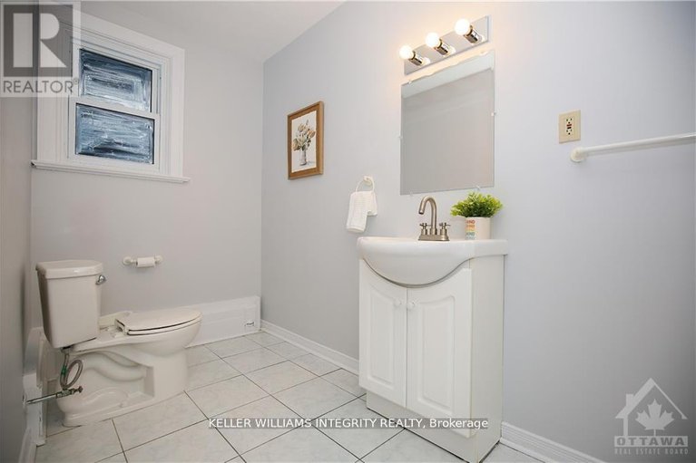 28436657/39-goulburn-avenue/sandy-hill/ottawa/ontario/K1N8C7_18