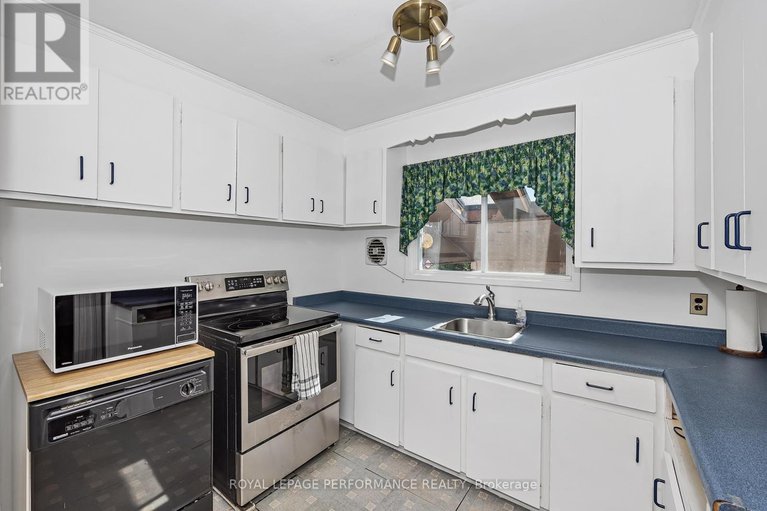 28956685/890-bermuda-avenue/overbrookcastle-heights/ottawa/ontario/K1K0V9_6