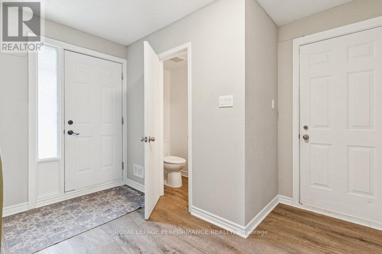 28843833/74-4634-cosmic-place/pineview/ottawa/ontario/K1B4R8_4