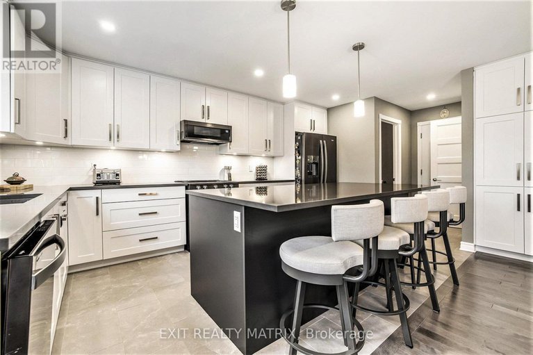 28501475/3253-maisonneuve-road/clarencerockland-twp/clarence-rockland/ontario/K0A3N0_13