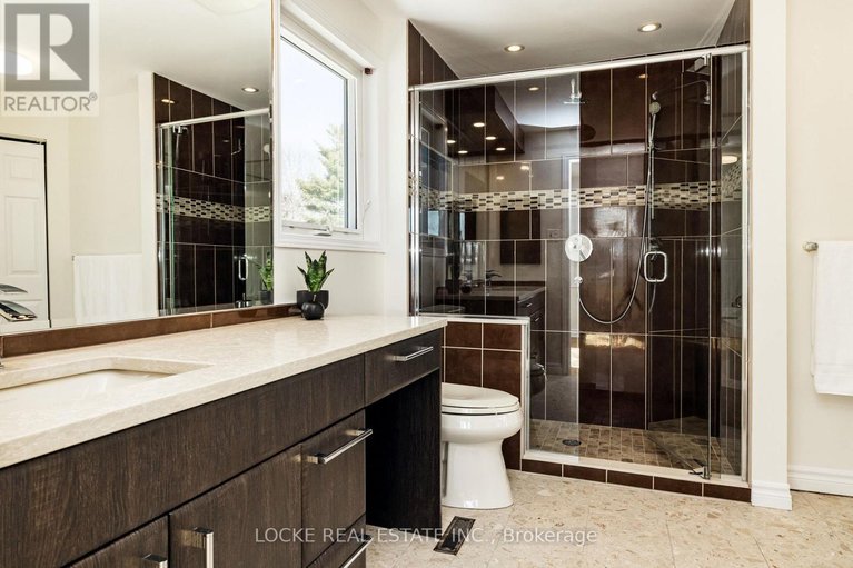 29535443/1404-forest-valley-drive/chapel-hill/ottawa/ontario/K1C5M8_26