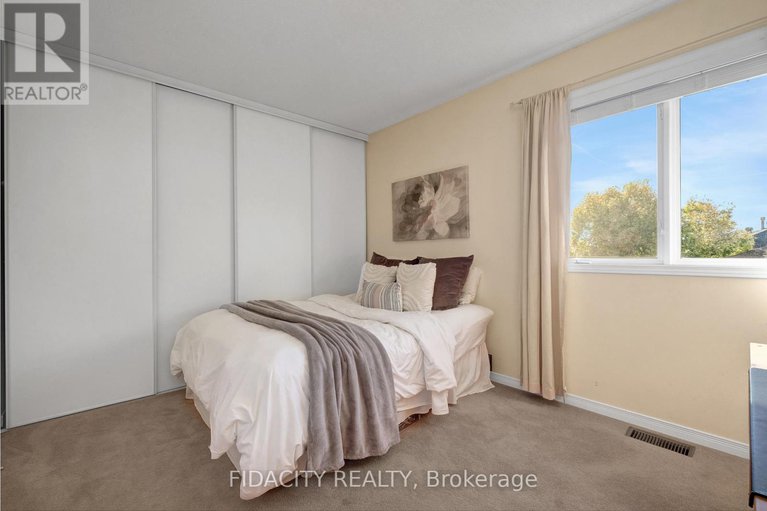 28952886/83-manhattan-crescent/central-park/ottawa/ontario/K2C4B8_13