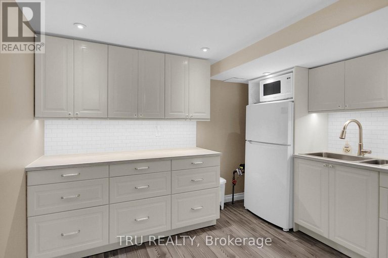 29148422/132-rothesay-drive/glencairnhazeldean/ottawa/ontario/K2L1P1_34