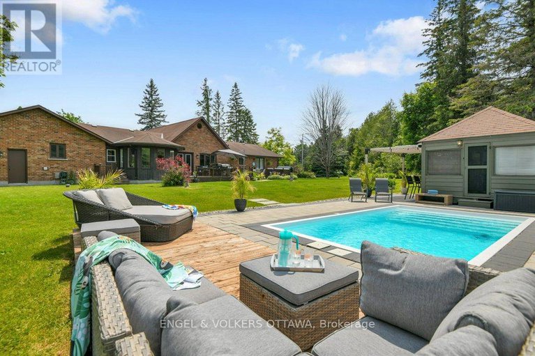 28654576/102-delaney-drive/huntley-ward-south-west/ottawa/ontario/K0A1L0_30