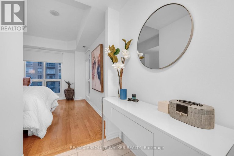 29145601/1002-70-landry-street/vanier/ottawa/ontario/K1L0A8_19