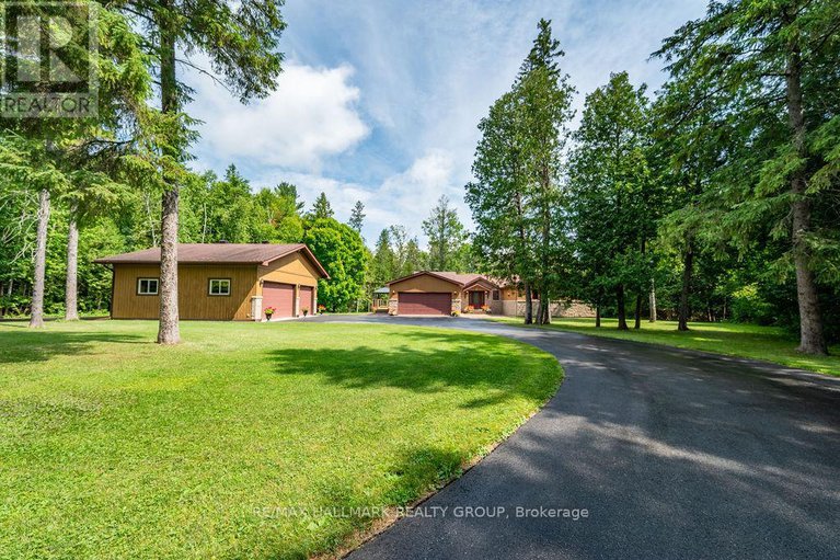 28875475/206-deerwood-drive/fitzroy-ward-south-west/ottawa/ontario/K0A2H0_26