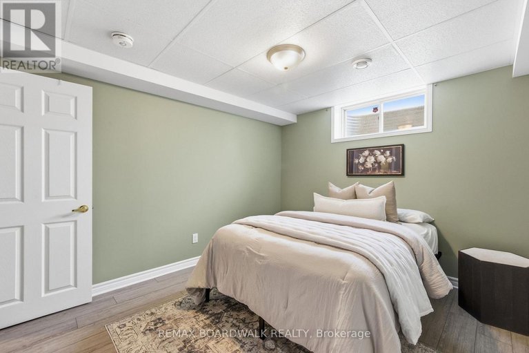 29383280/307-chestnut-private/richmond/ottawa/ontario/K0A2Z0_32