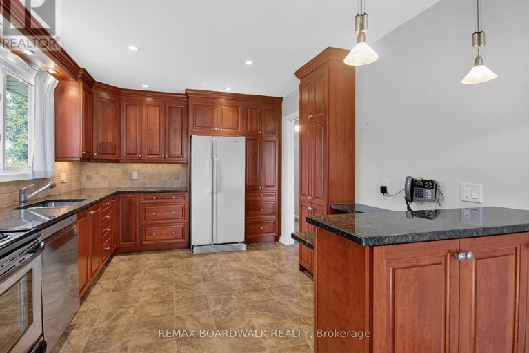 29666453/103-christopher-hamilton-street/richmond/ottawa/ontario/K0A2Z0_3