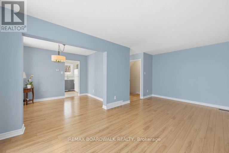 29425117/65-837-eastvale-drive/beaconwood/ottawa/ontario/K1J7T5_15