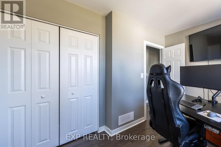 28561738/35-withrow-avenue/meadowlandsst-claire-gardens/ottawa/ontario/K2G2H7_14
