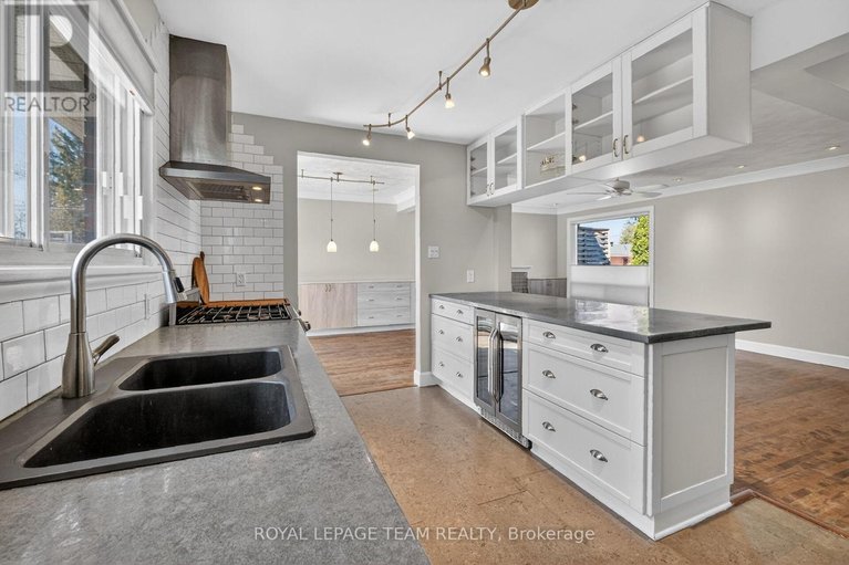 29579808/1318-albany-drive/bel-air-heights/ottawa/ontario/K2C2L9_15