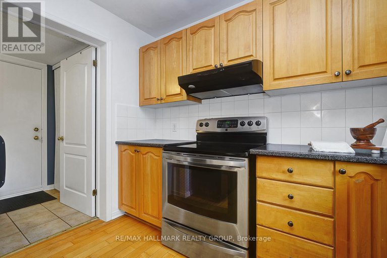 28411639/6-stonepointe-avenue/barrhaven-east/ottawa/ontario/K2G6G3_18