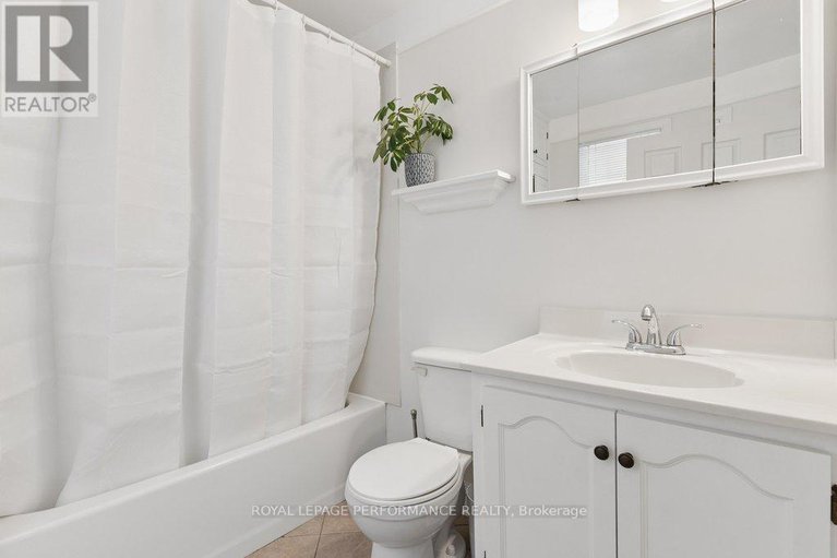 29426386/309-glynn-avenue/overbrookcastle-heights/ottawa/ontario/K1K1R9_19