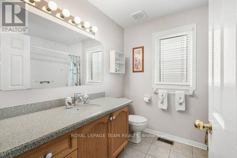 28805295/1575-winterport-way/fallingbrookpineridge/ottawa/ontario/K4A4C3_24