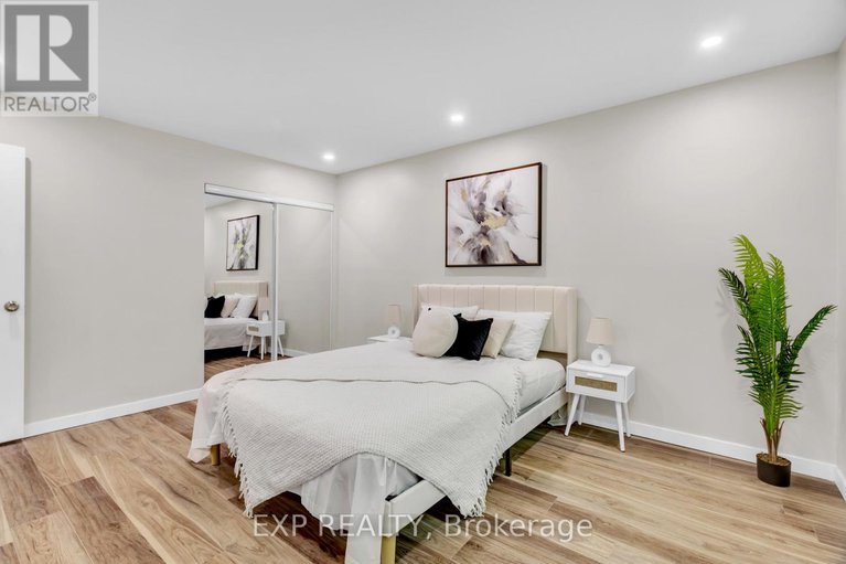 28458465/12-bayside-private/mooneys-bayriverside-park/ottawa/ontario/K1V9R3_17