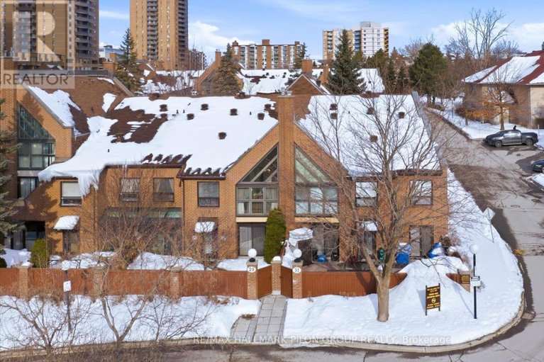 29381764/29-100-hillside-drive/viscount-alexander-park/ottawa/ontario/K1K4J1_1