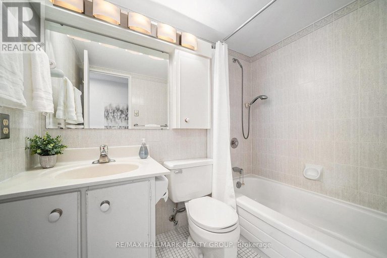 28970396/ph1-158c-mcarthur-avenue/vanier/ottawa/ontario/K1L8E7_21