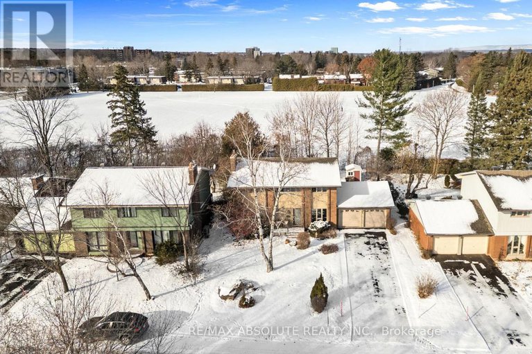 29046801/22-banting-crescent/beaverbrook/ottawa/ontario/K2K1P4_3