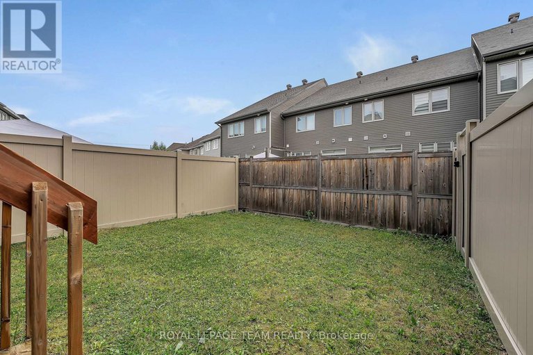28564716/526-edenwylde-drive/remainder-of-stittsville-area/ottawa/ontario/K2S2K4_41