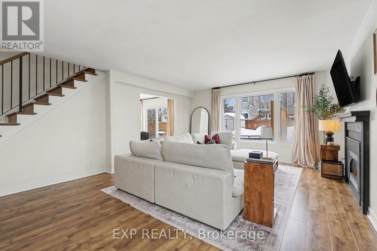 29399476/710-princess-louise-drive/fallingbrookridgemount/ottawa/ontario/K4A3G9_9