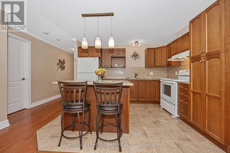 28708975/202-2-warner-street/village-of-russell/russell/ontario/K4R0B4_12