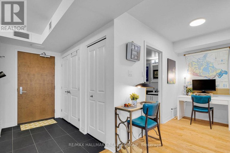 29564234/803-242-rideau-street/sandy-hill/ottawa/ontario/K1N0B7_21