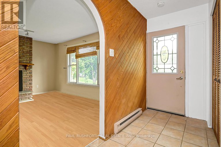 28457619/1293-st-jean-street/convent-glen-south/ottawa/ontario/K1C1N5_3