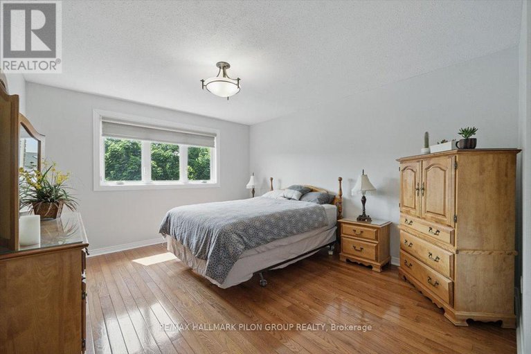 28453219/54-fardon-way/hunt-club-park/ottawa/ontario/K1G4N4_22