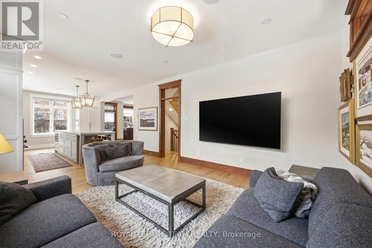 29616442/483-golden-avenue/mckellarhighland/ottawa/ontario/K2A2E4_8