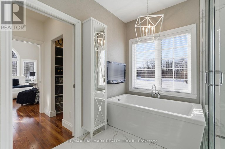 29441652/24-radstock-lane/champlain-twp/champlain/ontario/K6A2R2_28