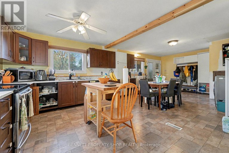 29142676/6070-fourth-line-road/rideau-twp-w-of-hwy-16-north-of-reg-rd-6/ottawa/ontario/K0A2T0_12