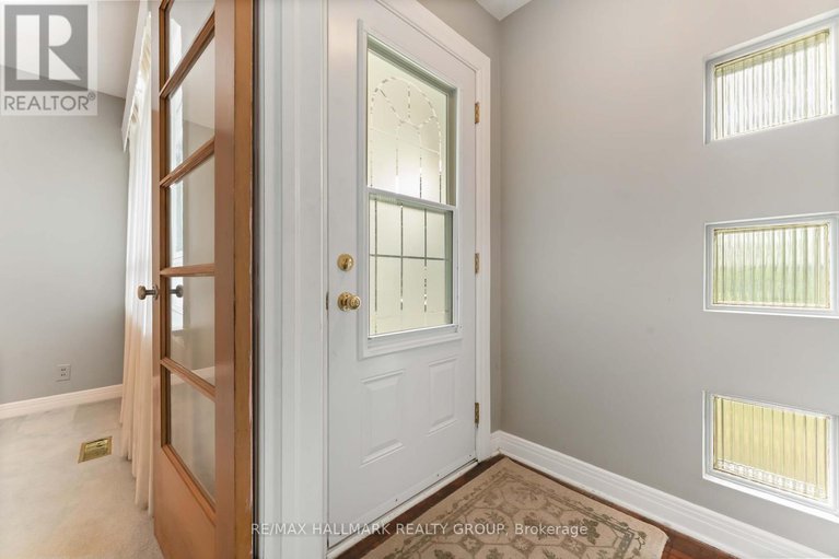 28998329/2055-neepawa-avenue/carlingwood/ottawa/ontario/K2A3L7_3