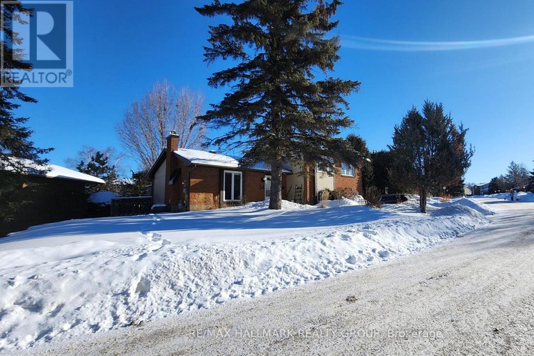 29447574/34-nanook-crescent/katimavik/ottawa/ontario/K2L2A7_1