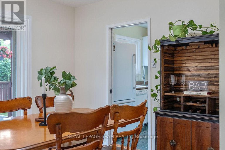 29371240/123-abbeyhill-drive/glencairnhazeldean/ottawa/ontario/K2L1H4_10