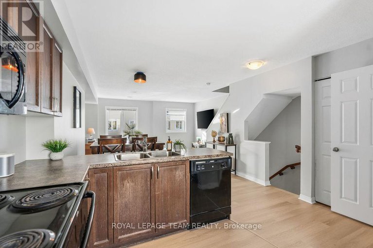 29379496/402-sadar-private/cedargrovefraserdale/ottawa/ontario/K2J3T3_29