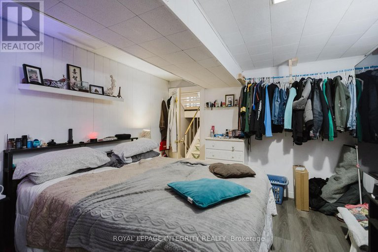 29409760/1197-deer-park-road/city-viewskylinefisher-heightsparkwood-hills/ottawa/ontario/K2E6H5_28