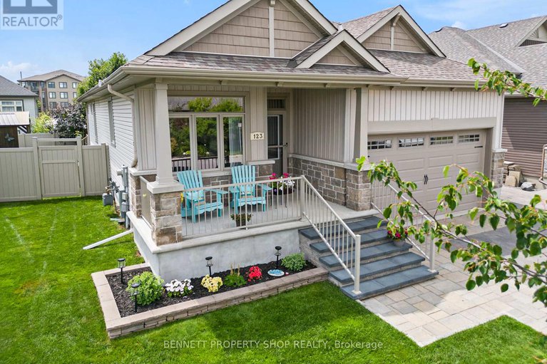 28615405/123-elfin-grove/emerald-meadowstrailwest/ottawa/ontario/K2V0B9_1