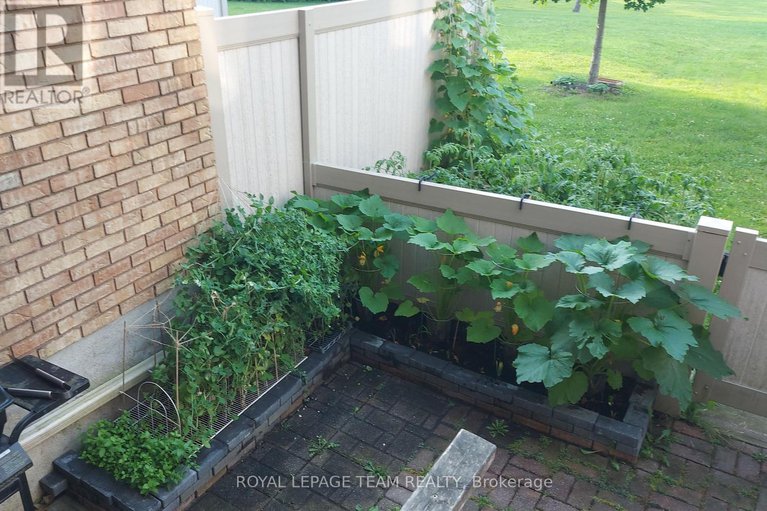 29338686/35-2027-stonehenge-crescent/pineview/ottawa/ontario/K1B4N7_24