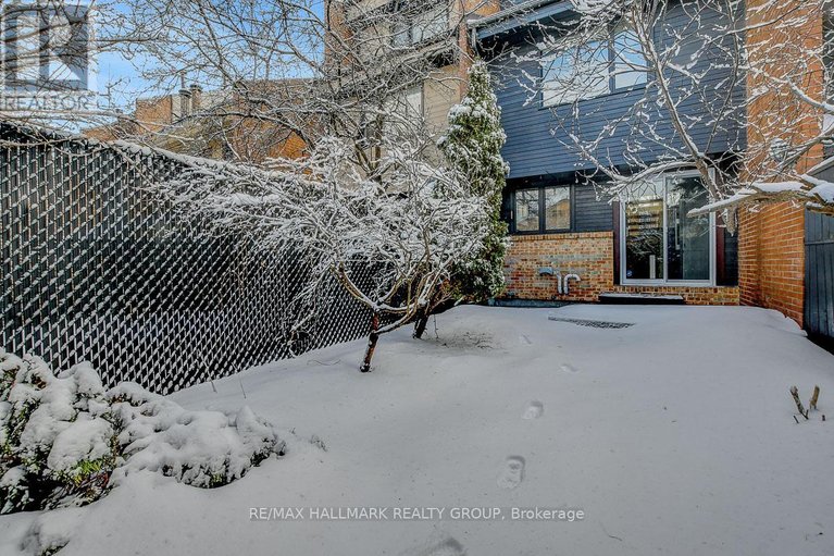 29492745/261-bruyere-street/lower-town/ottawa/ontario/K1N5E5_44